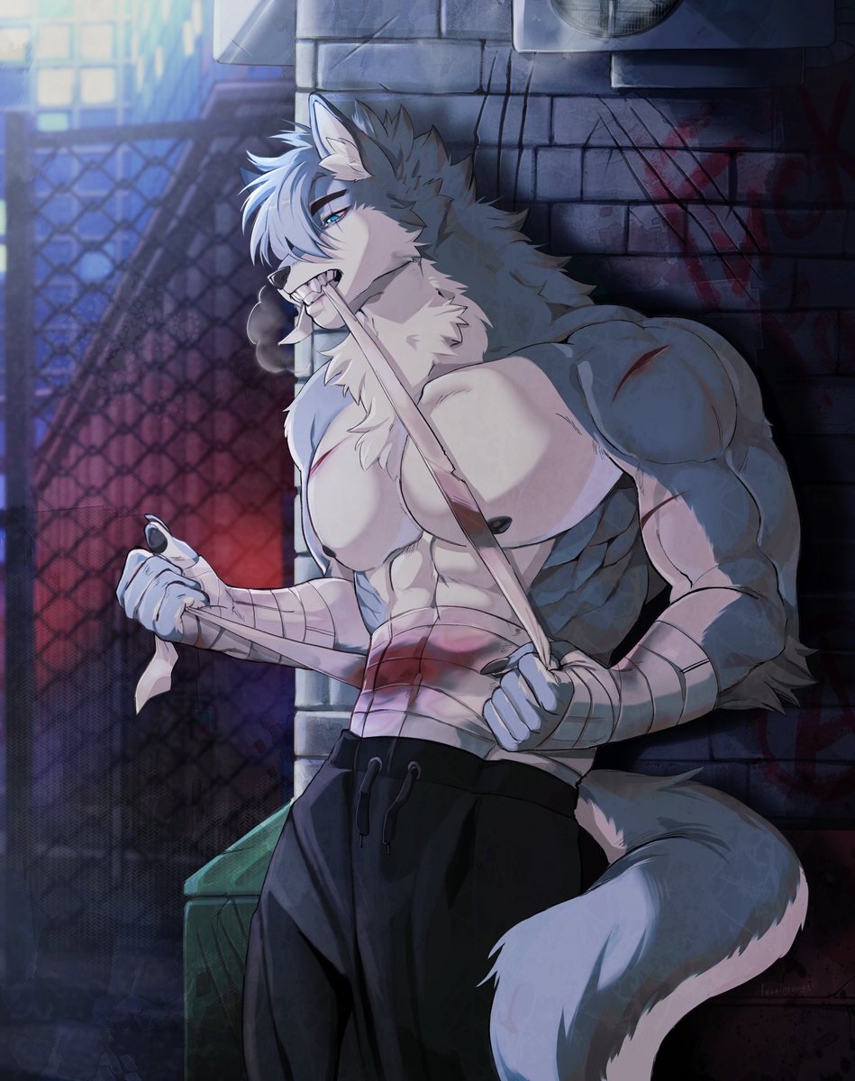 2:00 AM | ตรอกแคบภายในตัวเมือง

ร่างสูงพิงแผ่นหลังกับผนังอิฐเก่า ๆ ของตึกในตรอกนั้น หายใจแผ่วหนักเหมือนกำลังแบกรับอะไรที่ไม่อยากให้ใครเห็น แววตาคมที่ปกติจะเต็มไปด้วยความมั่นใจกลับแฝงความเหนื่อยล้าและหงุดหงิดอยู่ลึก ๆ