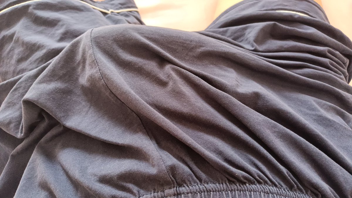 s60460804s's tweet photo. 缺一张脸在牛牛旁边🤔 https://t.co/7uqmiHyeIo
