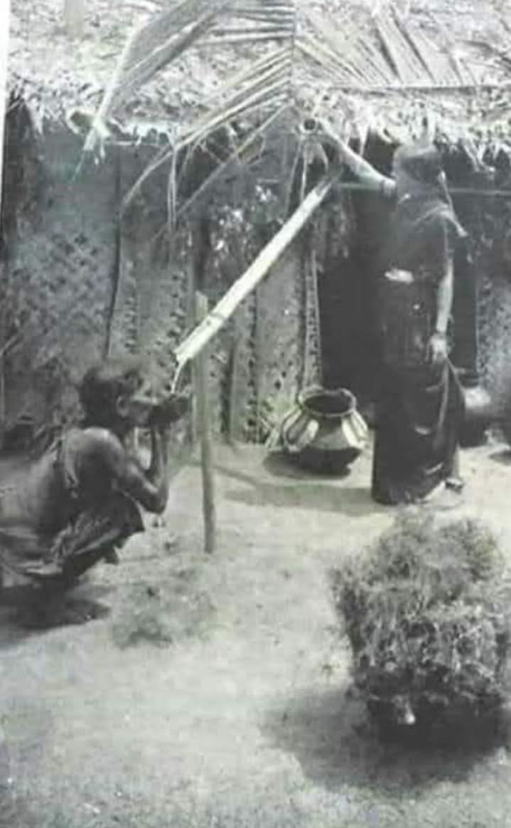 Before the Constitution, this was the harsh reality of India—a Caste Hindu woman would not give water directly to an “untouchable” woman, but instead poured it from a distance through a bamboo pipe.
#Untouchability