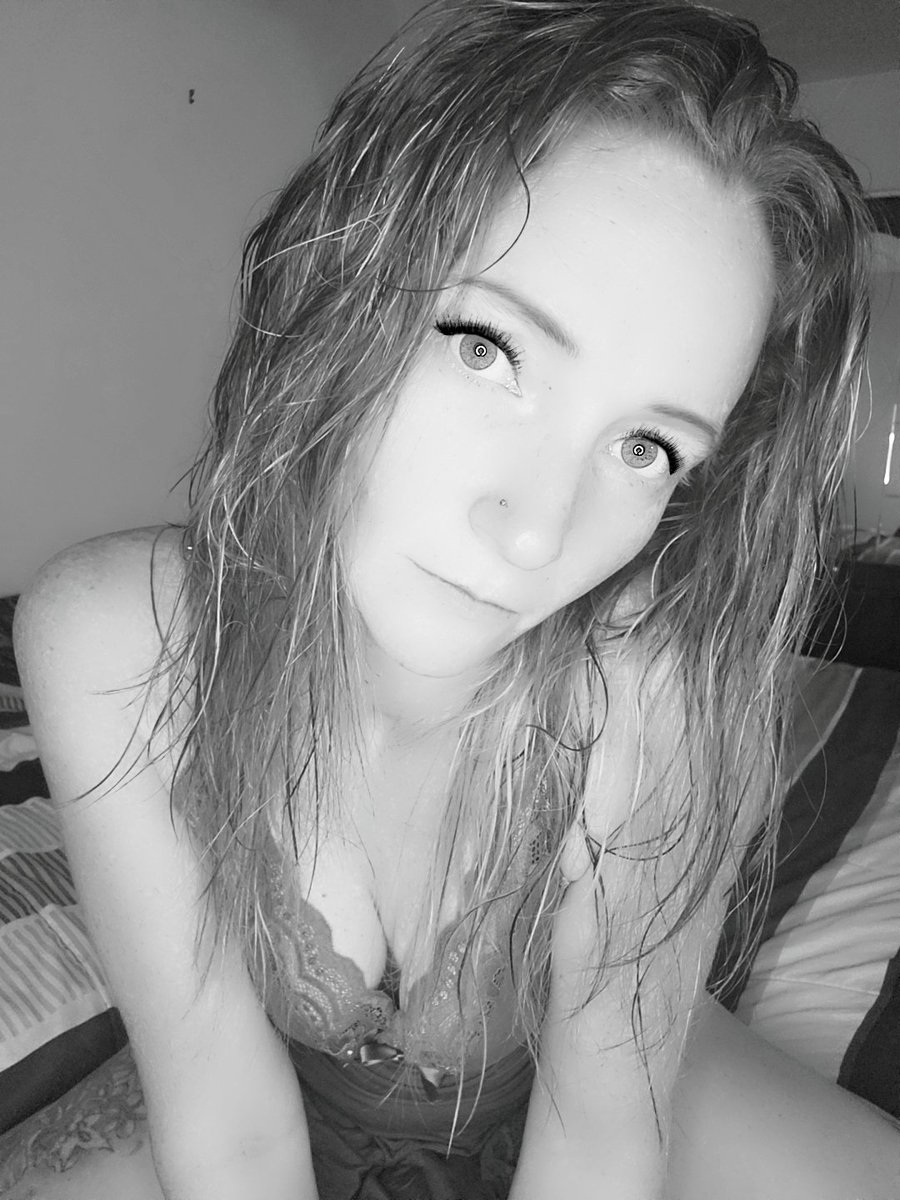 NaturalRed021's tweet image. Posted some new content! You won't want to miss out. Wanting some help to take my new lingerie off. Are you up for it? 
onlyfans.com/friskyr3dh3ad
linktr.ee/friskyr3dh3ad
#sellingcontent #onlyfans #sexyredhead #contentcreator #lingerie