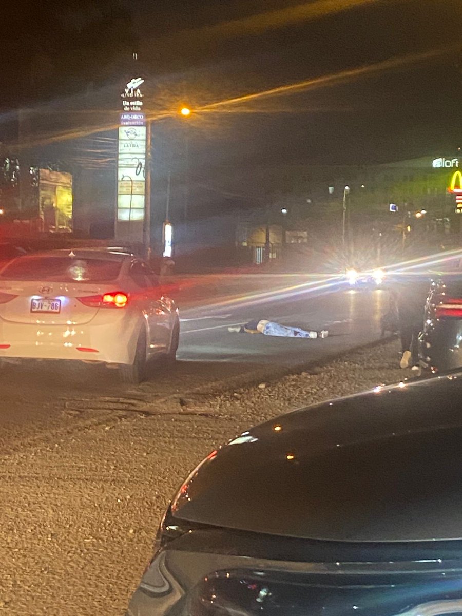 crnhoyesp's tweet photo. 🚨 Tres muertos y dos heridos dejó un ataque armado en el bar Howard’s, Lindora. OIJ investiga posible ajuste de cuentas. #Lindora #CostaRica #Seguridad 

https://t.co/n7ogZoBM2n https://t.co/FbCSoKYUUv