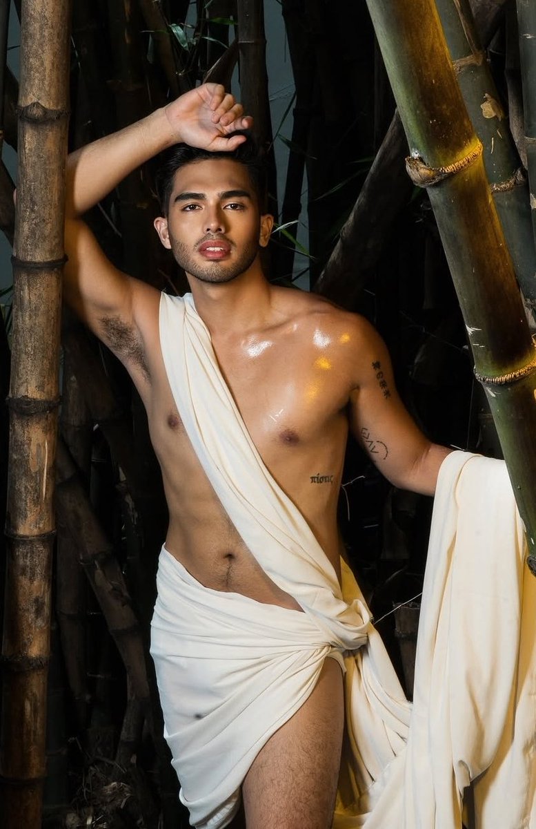 OSWALSANTANA's tweet photo. #MrEarth #Philippines https://t.co/ciDYpgsutN