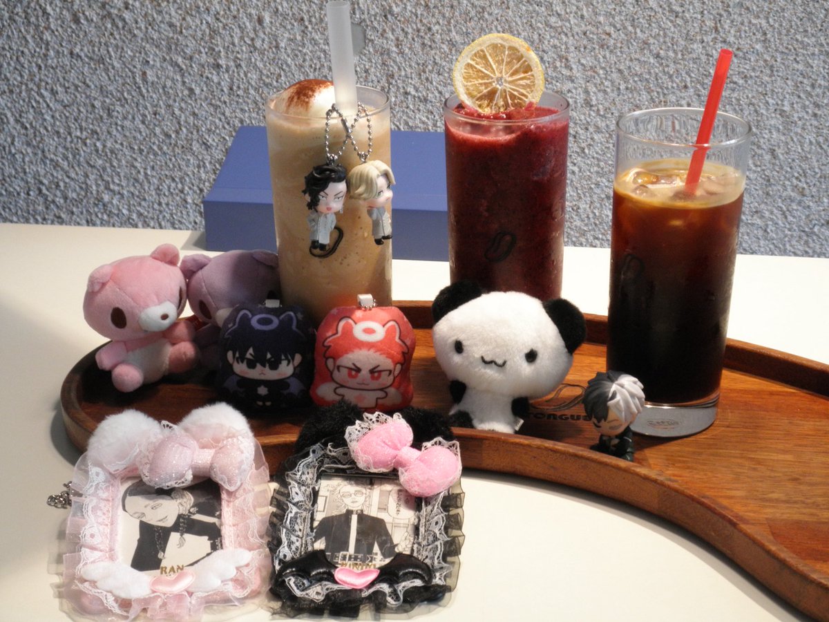 chamwy's tweet image. 📍글로우 성수
📍텅 성수 스페이스

새우국수 기대하고 갔는데...팟타이가 훨씬 맛있었음
푸드코트 시스템이라 직접 픽업해야되는데도
앞접시도 없고 물도 유료라서 기분이안좋아졋슨ㅠ