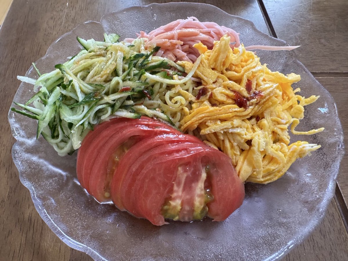 今日は冷やし中華です。
錦糸卵が上手く出来ました🥰