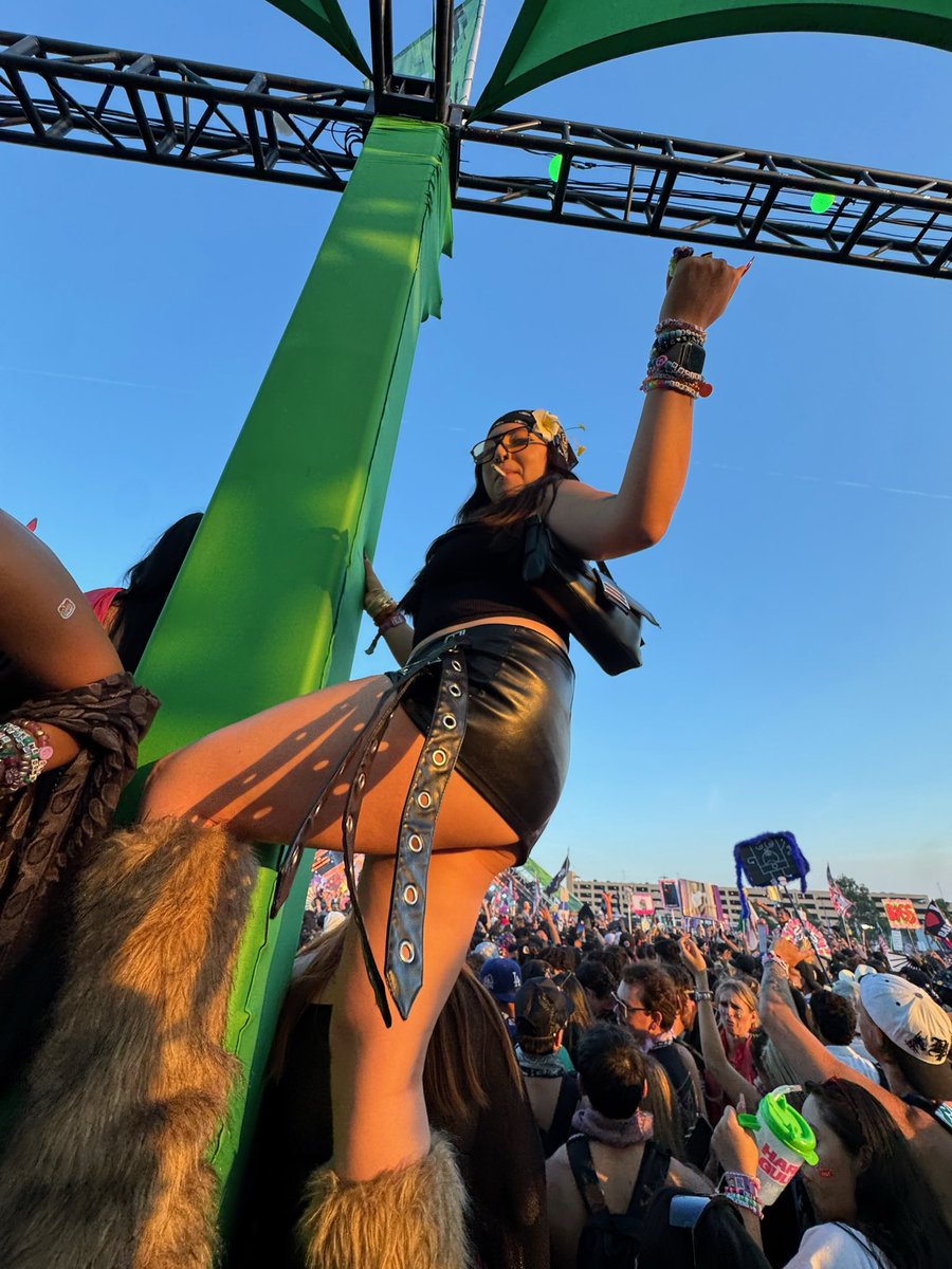 noellmaribel's tweet image. 