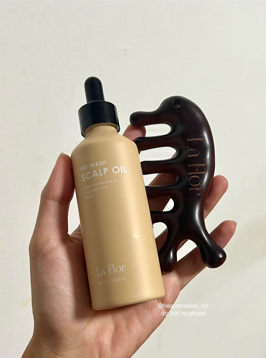 Kalau nak rambut cepat panjang, dandruff-free &amp; scalp sihat… 

Scalp oil with pure batana oil from is the answer. Rambut kuat dari akar and makin healthy.

Bau dia macam vibe2 dekat spa, especially bila guna sekali dengan scalp massager 🧖🏻‍♀️🫧