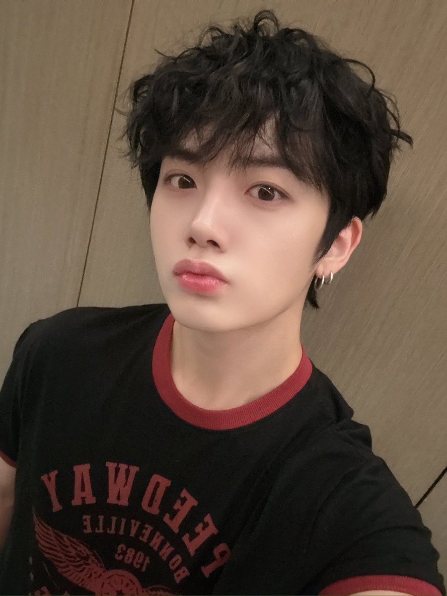 NOMAD_is_here's tweet photo. [#도의]
재밌는 하루 보내 🙃

#NOMAD #노매드 
#DOY #도의 https://t.co/Tbg9qucsQc