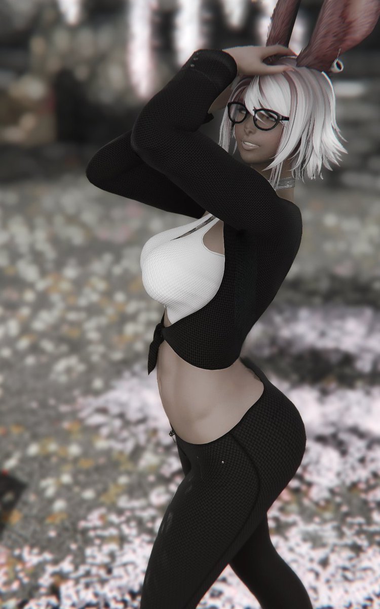 Happy Friday! You made it! Take it easy, it was a rough week. You deserve a break. 💜
#gpose #gposer #gposers #viera