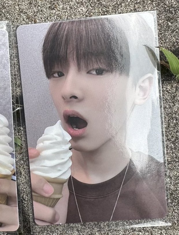 znforwj's tweet image. 우진이 스타크리에이터 키트 포카!!
존귀    ㅜㅜ