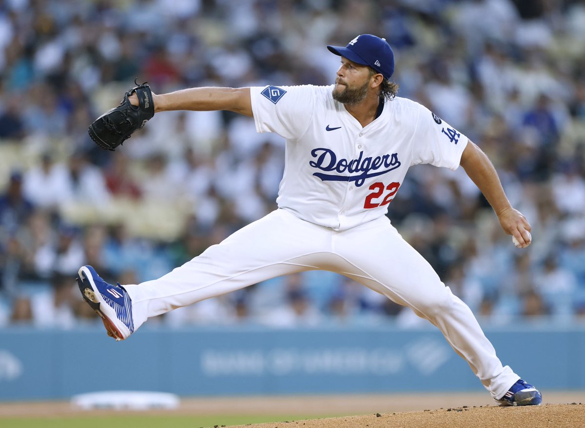 Clayton Kershaw tonight:

6 IP
1 ER
2 H
1 BB
3 K

3.01 ERA on the season 

🐐