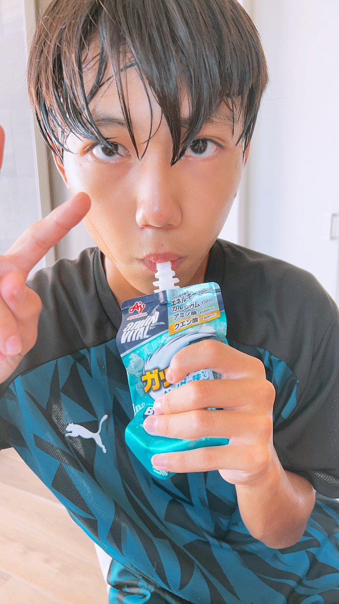Amateeeeeee's tweet photo. 男子中学生ミスターコンの3次審査がスタートしました✨
このポストのRT数が多いとセミファイナル審査に進めます！
この投稿をリポストしてください！
おねがいします！

期間は8月24日21:00までです！
ミクチャの配信も頑張るので応援よろしくお願いします！！！
#男子中学生ミスター��ン https://t.co/j0JdJOkVEo