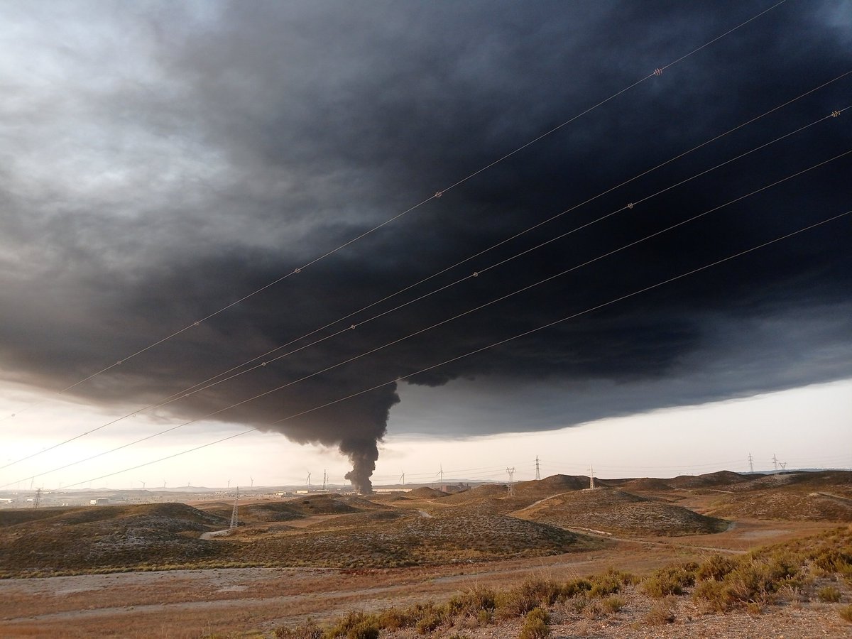 Incendio en Zaragoza PTR parece bastante focalizado sin pinta de extenderse <a href="/SoydeZaragoza/">Soy de Zaragoza</a> <a href="/aragontv/">Aragón TV</a>