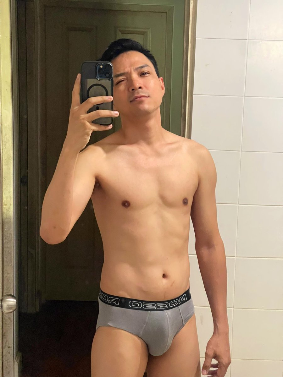 เราก็ทำได้แค่เท่านี้ จะดีไปกว่าคนที่อยู่ในใจเธอได้ยังไง