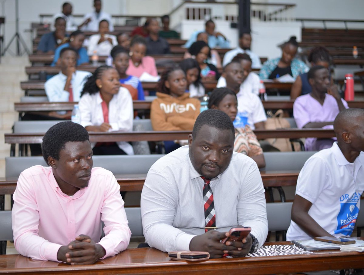KagaheJamada's tweet image. Met the dynamic incoming UMA president Dr.Frank Asimwe! 
We kicked off at Mulago NRH learning about UMA&apos;s vision for healthcare in Uganda 🇺🇬. Support pledged by all! Next stop: Regional referrals &amp;amp; teaching hospitals across Uganda! 
#FirstPrinciples 
#DrFrankForUMA