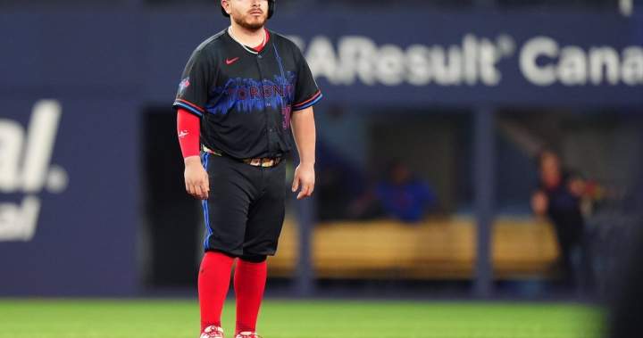 Kirk plays hero, steals first base in Jays’ win dlvr.it/TMWLgt