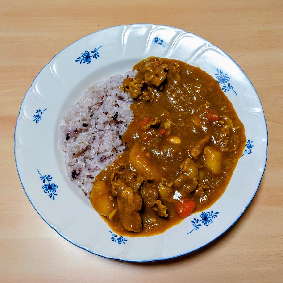 カレーライス / カレーライス
 カレーライス

カレーライス