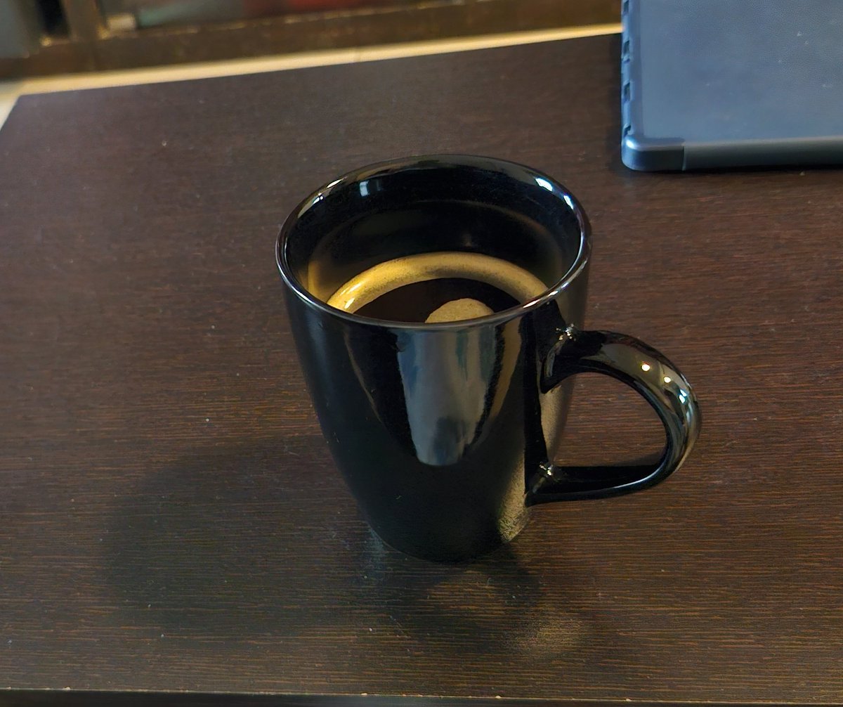 Writersahiba's tweet photo. #blackcoffee #Blackmug #blacktable ❤️ Gooddd morrrrrning to the sweetie pies 😅😅😅😅😅 https://t.co/t2M285ahnc
