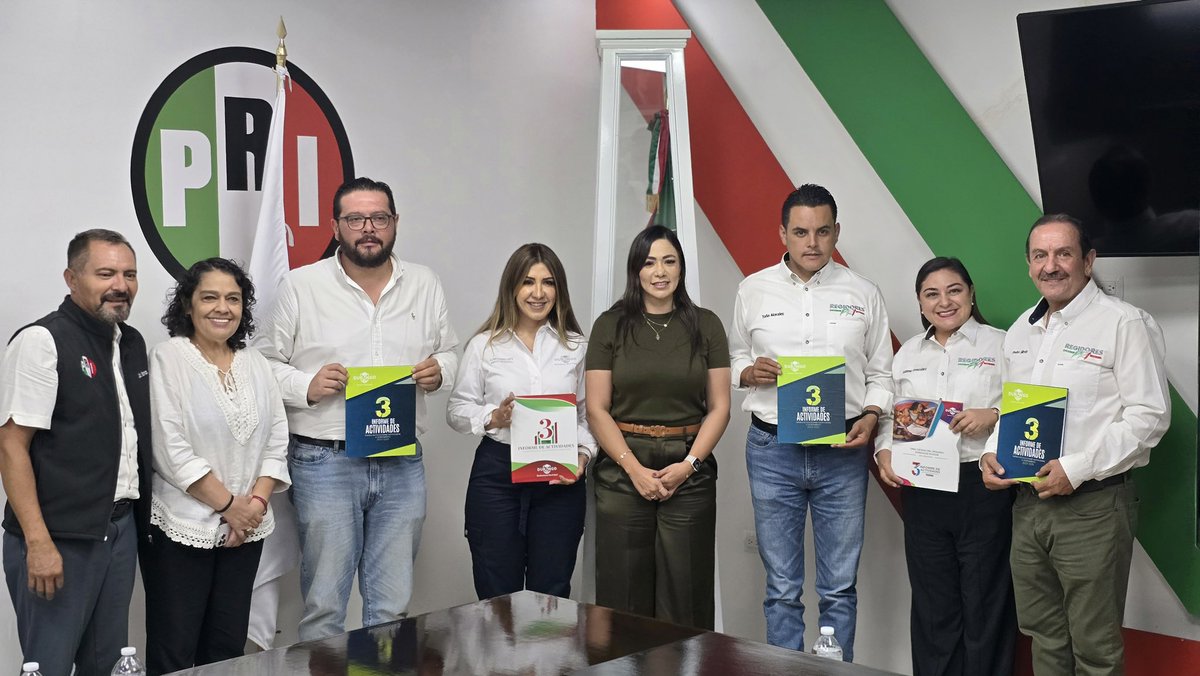 drahuizar's tweet photo. 🔴✨ Entregamos a nuestra Presidenta del PRI Estatal, Daniela Soto, el Tercer Informe de Actividades.

Tres años de resultados, tres años trabajando por la gente y por Durango🤝🏼

#AsíTrabajamosPorDurango
#InformeDraFatima
#GraciasPorConfiar
#EscucharYServir https://t.co/WqIDygpa0J