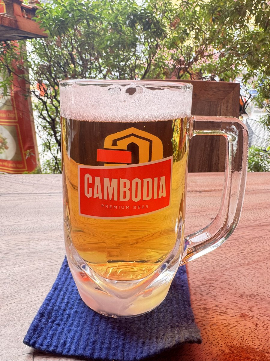 プノンペンに到着。
そして久しぶりの至極の一杯🍺
隣国との影響を心配していましたがプノンペンは見る限りいつもの光景です
#phnompenh
#cambodiabeer