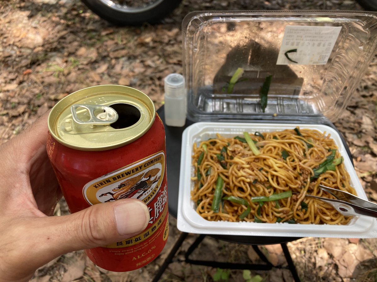 trmodsquad's tweet photo. ふぅ、ひと段落したので台湾焼きそばいただきます。
今夜は急遽ハンモック泊です。
近場で野宿できる場所があるのはホントにありがたい。 https://t.co/Z3KquINLP2