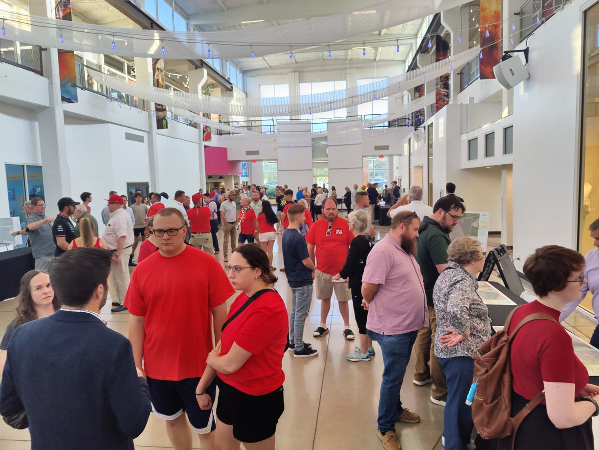 Was emboldened to see so many people come out to the data center town gathering on Thursday night. Over 500 St. Charles residents care about their water security and infrastructure. Empowering to witness how much people care about our city, our home.