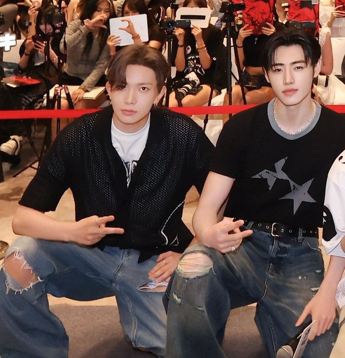 ㅁㄷㅈ (@heehoonfeed) on Twitter photo 