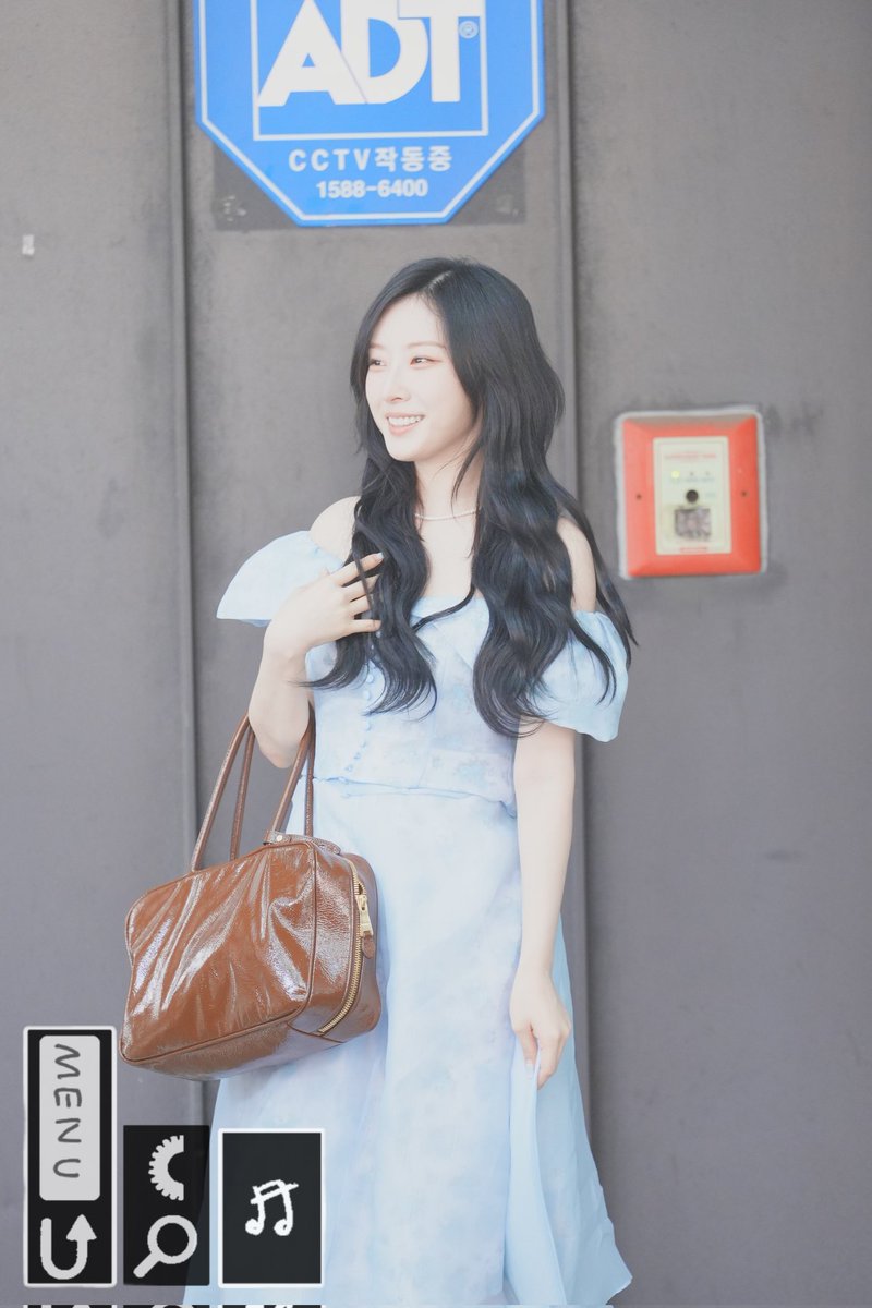 Seulring0818's tweet photo. 오늘 곤듀님 출근
250816 팬사인회 하슬 Pre

#ARTMS #아르테미스 #Haseul #하슬 https://t.co/tkENtKXf10