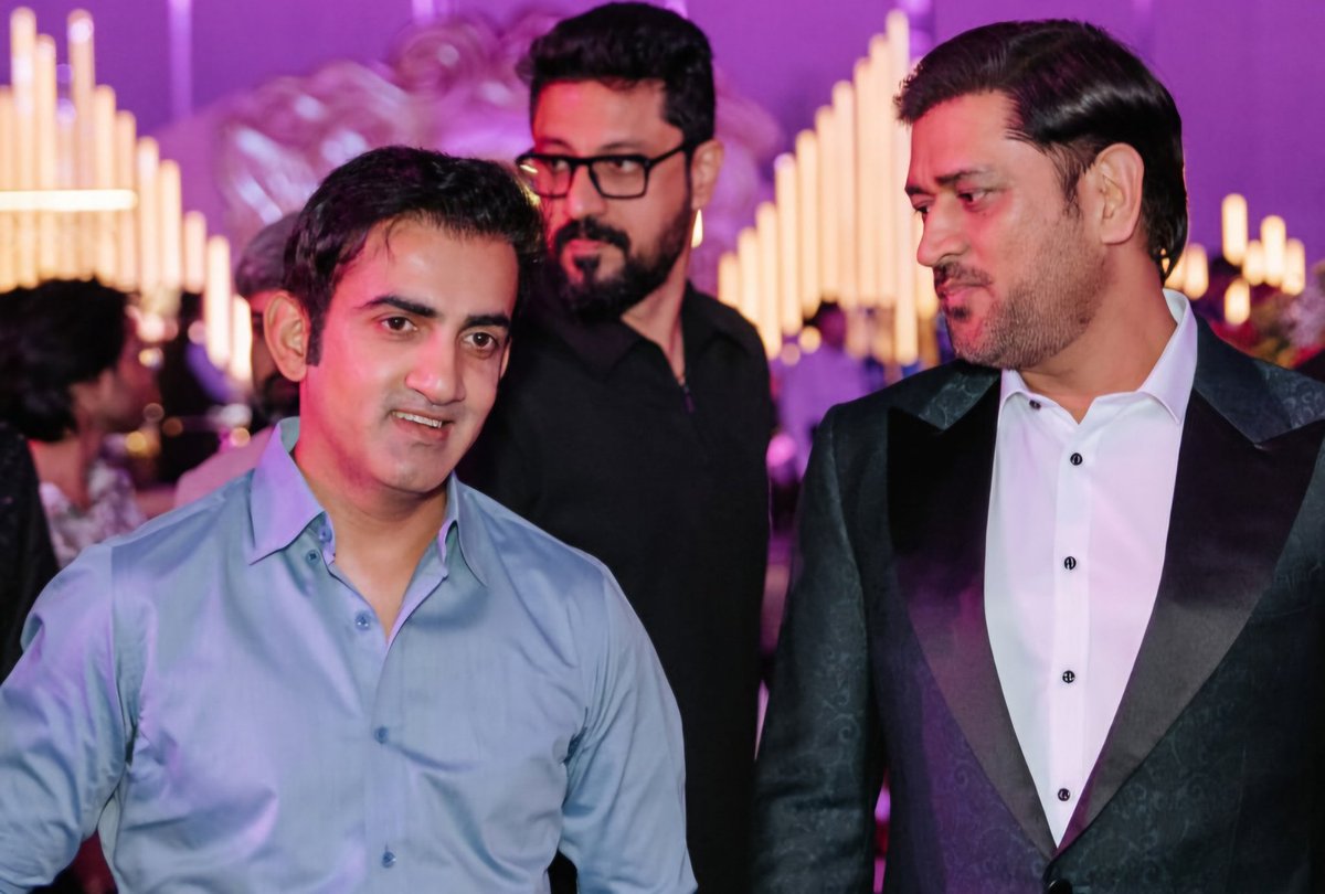 CricCrazySRV's tweet image. MS Dhoni x Gautam Gambhir spotted together in Wedding Ceremony ❤️ 

- This Bond Big Bond between Dhoni &amp;amp; Gambhir 
#MSDhoni #gautamgambhir #cwc2011