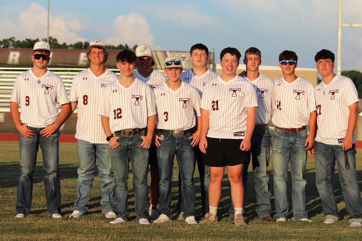 Tarkington_Bsbl's tweet photo. Week 1 in the books!! #WNU192 #brothers #tarkingtonbaseball https://t.co/ku0B0Vxmnk