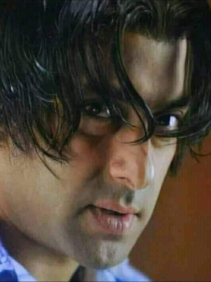 ROHITKUMAR61377's tweet photo. 22 YEARS COMPLETE OF TERE NAAM ❤️
@BeingSalmanKhan #SalmanKhan #Salmaniac_Rohit #TereNaam #22YearsOfTereNaam #TigerZindaHai #BattleOfGalwan #Bollywood https://t.co/f3iXk6VwbS