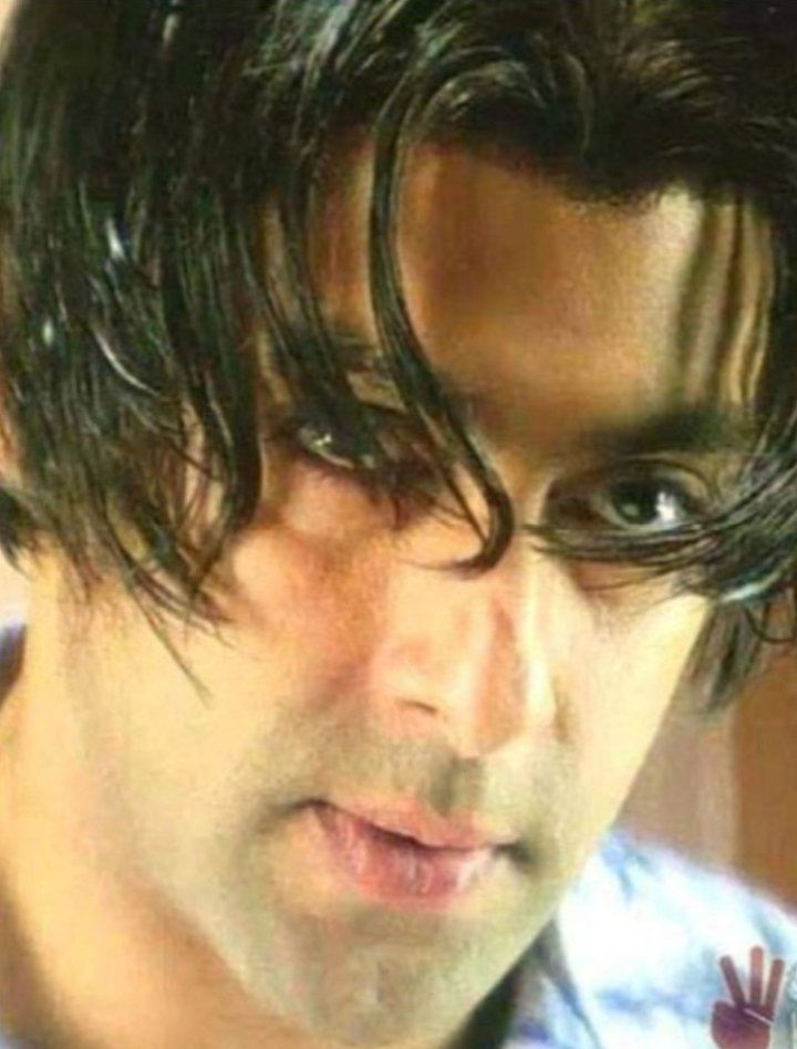 ROHITKUMAR61377's tweet photo. 22 YEARS COMPLETE OF TERE NAAM ❤️
@BeingSalmanKhan #SalmanKhan #Salmaniac_Rohit #TereNaam #22YearsOfTereNaam #TigerZindaHai #BattleOfGalwan #Bollywood https://t.co/f3iXk6VwbS