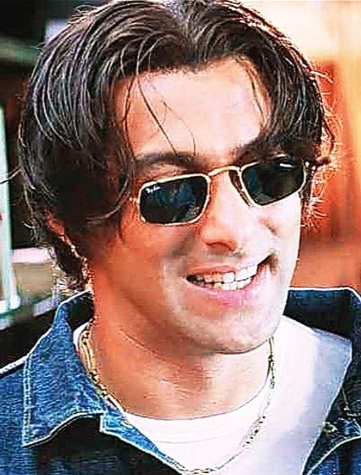 ROHITKUMAR61377's tweet photo. 22 YEARS COMPLETE OF TERE NAAM ❤️
@BeingSalmanKhan #SalmanKhan #Salmaniac_Rohit #TereNaam #22YearsOfTereNaam #TigerZindaHai #BattleOfGalwan #Bollywood https://t.co/f3iXk6VwbS