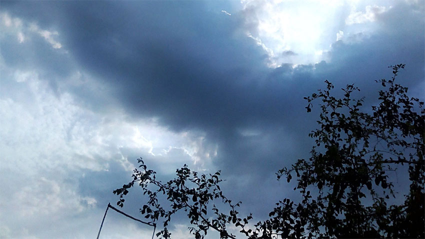RadioPakistan's tweet photo. Partly cloudy weather with rain, winds &amp; thundershowers is expected in #KhyberPakhtunkhwa, #Kashmir, #Islamabad, #Potohar region, North-East #Punjab &amp; #GilgitBalistan 
#News #RadioPakistan
https://t.co/KEsGnqGfV4 https://t.co/QCc5X2KHJj