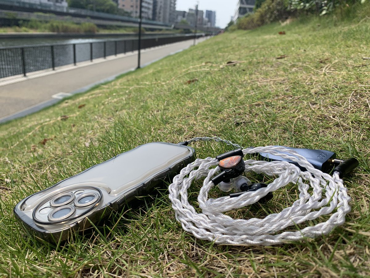 RadazTamar69's tweet image. 呑気に川沿いで昼オデ😊

SHANLING TINO
Astrotec Lyra Clover Limitedケーブル

ケーブルはFFさんから譲って頂きました✨
どのイヤホンにも合わせやすいので重宝しそうです🥰

#SHANLING
#TINO