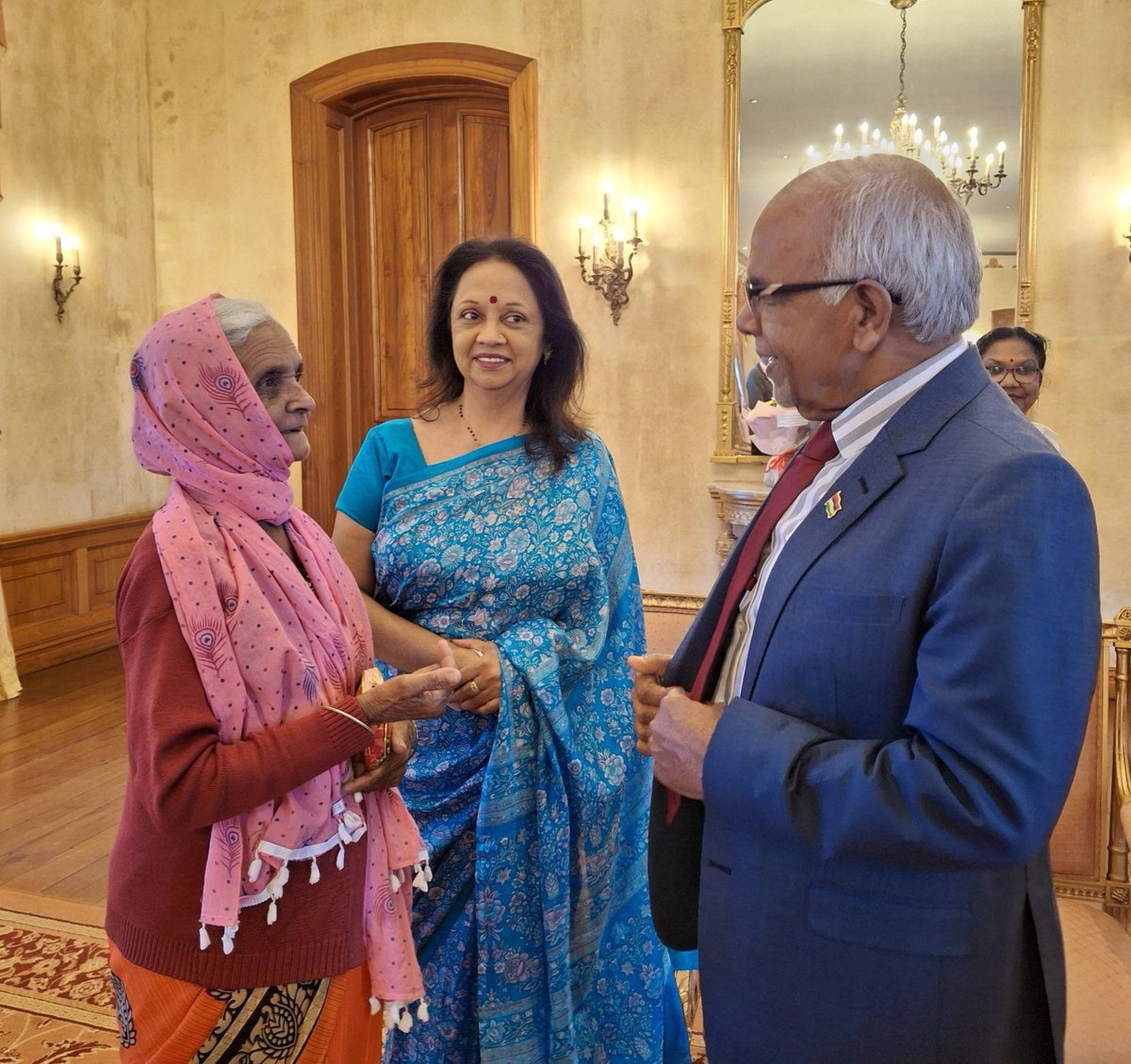 H.E. Dharambeer Gokhool tweet media