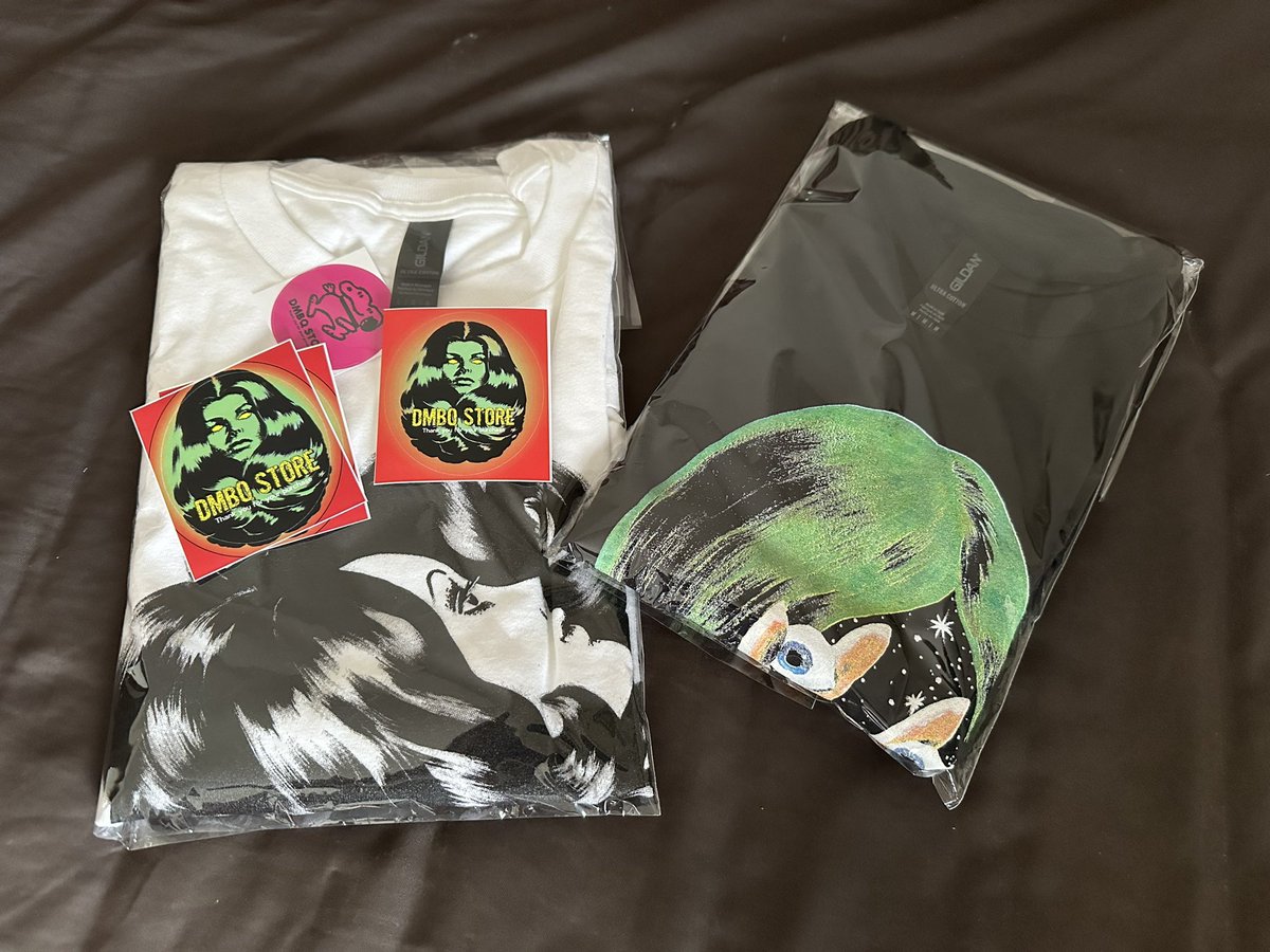 i_nonboo's tweet image. 別の意味で勿体無い病が発動。
めちゃ着て出かけたいのに、なんか開けるの勿体無い…。

ステッカー微妙なサイズ違いな事今気づいた。

夏もあと少し。絶対開ける。

#DMBQ
#ただかすみ