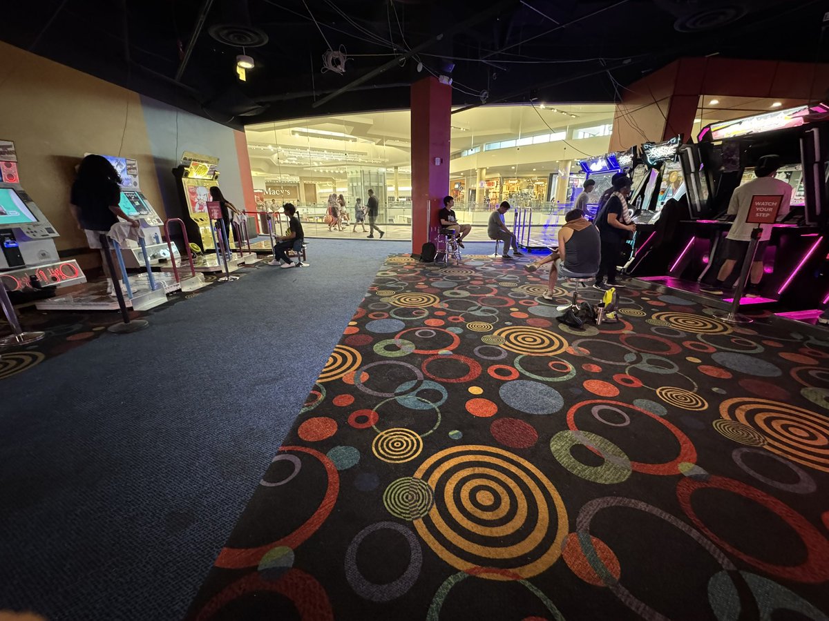 ace_series's tweet image. REMINDER FOR COMPETITORS

- Bring your water bottles filled with water
- Check your start time on your start.gg dashboard
- Show up 15 minutes early to check in and get your wristband for each day
- charge any fan batteries if you have one

We’ll see you tomorrow!