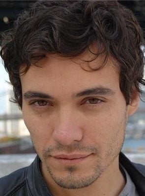 Sttefanogabriel's tweet photo. Que buena que está la trama de "En el barro". 
La trama: 

#EnElBarro #Netflix https://t.co/GgAJ728Gw0