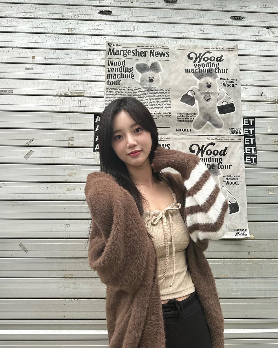 soeunyya's tweet image. Soft hues and cozy moods; Wrapped in warmth, lost in thought — a cardigan kind of day. Just me, some stripes, and a whole lot of vibe. Margesher News says I’m the headline today. ❥