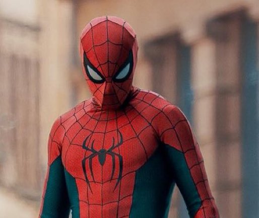 God the perfect Spider-Man lenses are ones that change shape based on what angle you see him from, channeling pure Marco Checchetto here