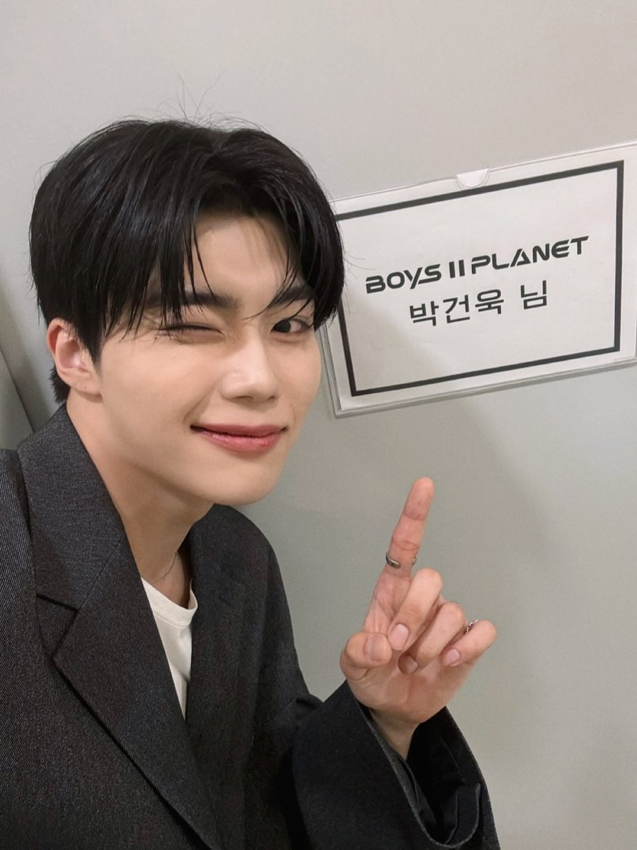 dream00660's tweet photo. 마스터님 진짜 존잘이시다.. https://t.co/wT4yQF1DpP