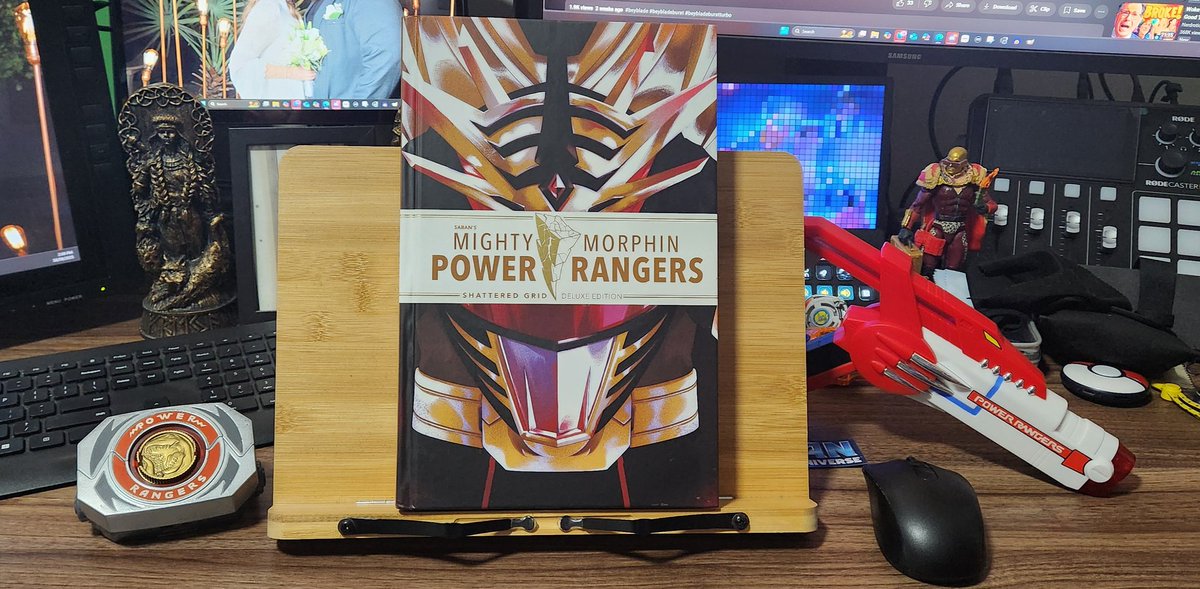 Finally getting around to reading the Shattered Grid arc. Here we go.

#mmpr #powerrangers #mightymorphinpowerrangers #boomstudios