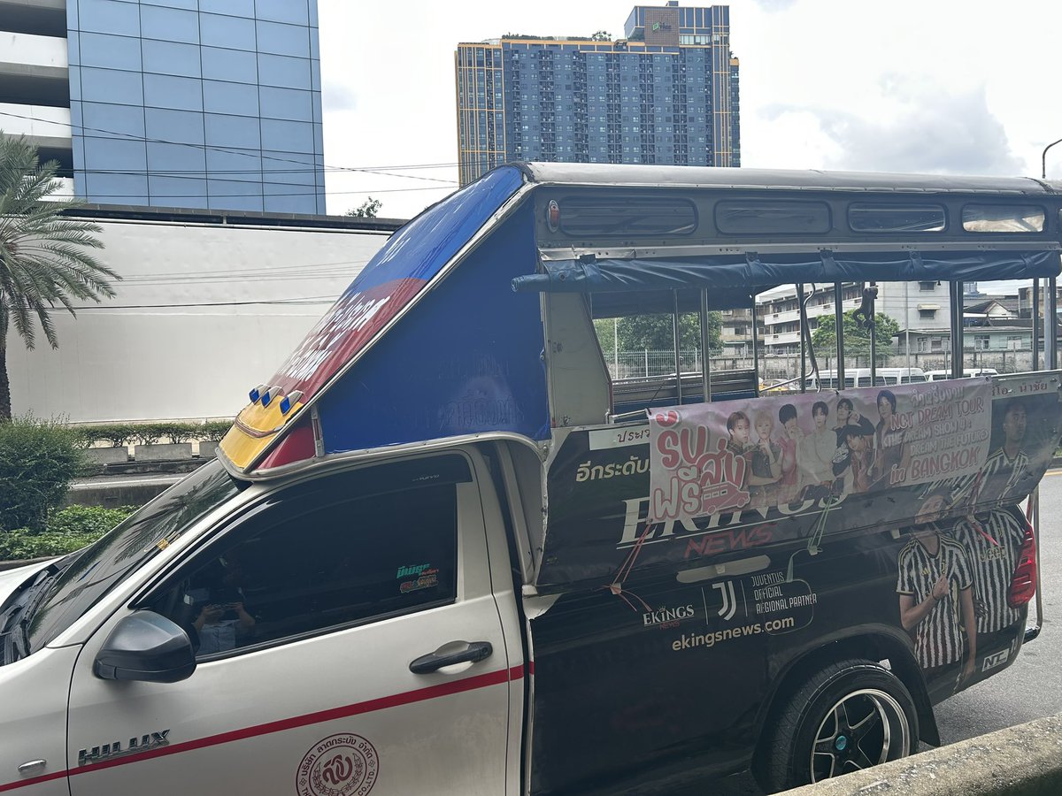 poppphakk's tweet image. รถรับ-ส่ง ฟรี พร้อมแล้วค่า📢📢📢 

📌แอร์ลิงค์ราม จอดข้างหน้าถนนใหญ่
📌แอร์ลิงค์หัวหมาก จอดป้ายรถเมล์
รถวนนะคะ เจอแล้วขึ้นได้เลยไม่เสียเงินค่า

ปล.ดูป้ายด้วยนะคะ คันที่ไม่มีป้ายเสียเงินปกตินะคะ
#NCTDREAM_THEDREAMSHOW4_BANGKOK #THEDREAMSHOW4_in_BKK
#NCTDREAM_THEDREAMSHOW4inBKK