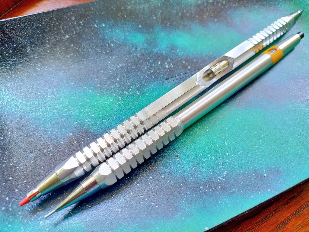 廣瀬鐵筆堂 双頭式芯ホルダー W7000 廣瀬鐵筆堂】双頭式2mm芯ホルダーW7000 (アルミ) | 590&Co.