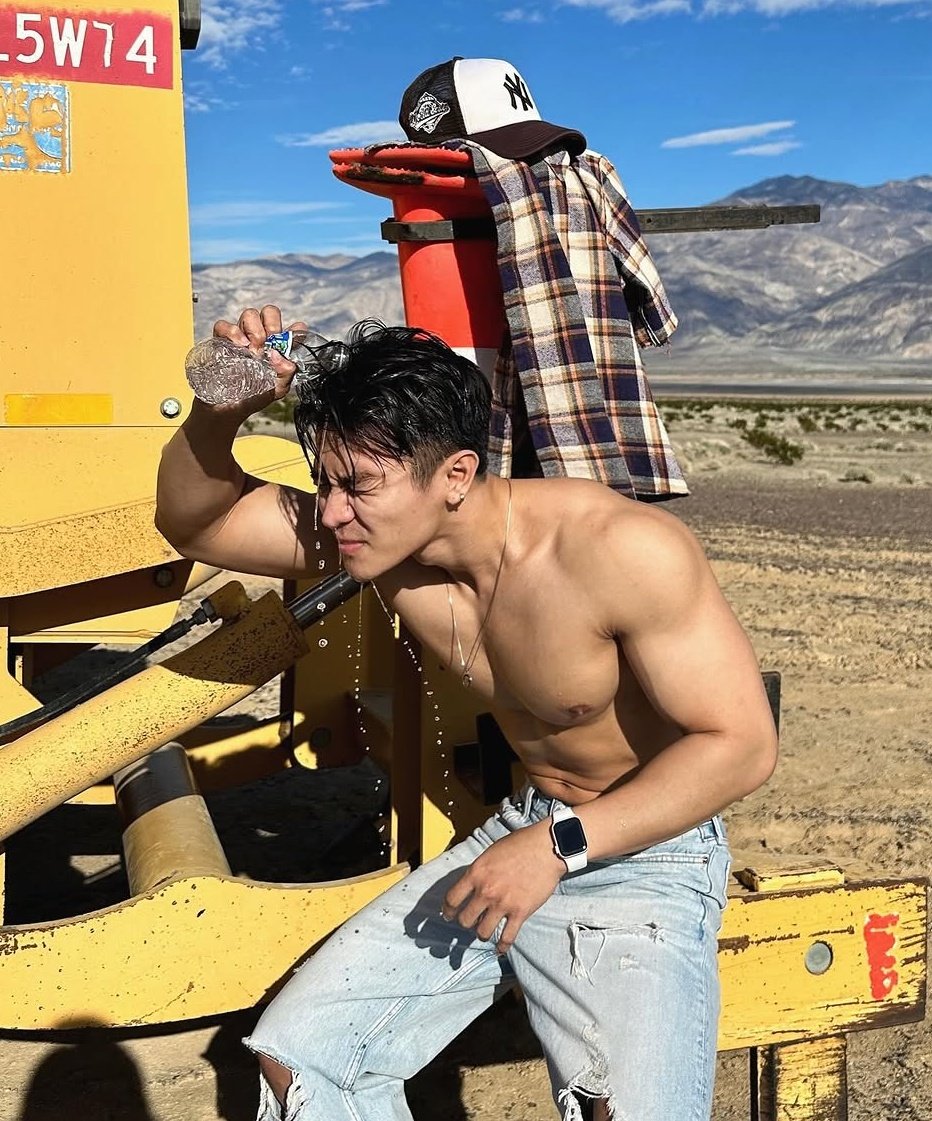 mrvvip's tweet photo. Sebastian Teti shirtless under the sun. #selebwatch https://t.co/ohpPqC5PfM