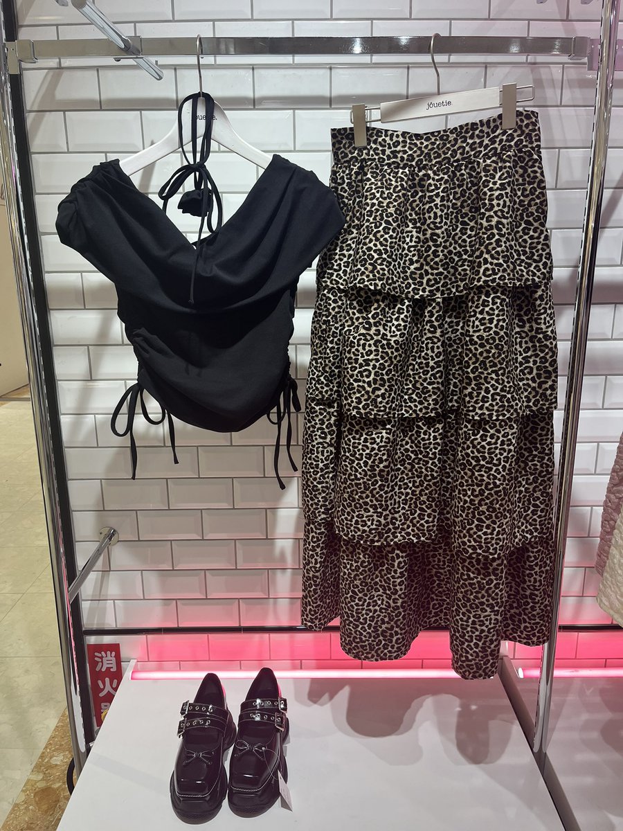 jt_nagoya's tweet photo. 🎠NEW ARRIVAL🎠

パターンティアードロングスカート
BRN/BLK
¥9,900 tax in

今シーズンイチオシのティアードロングスカート🥨
動きのあるフリルのボリューム感が春夏のスタイリングを華やかにアップデートします🌸

 #jouetie  #名古屋パルコ 

🍒店舗通販
☎052-2422-5633 https://t.co/CW320jLNY0