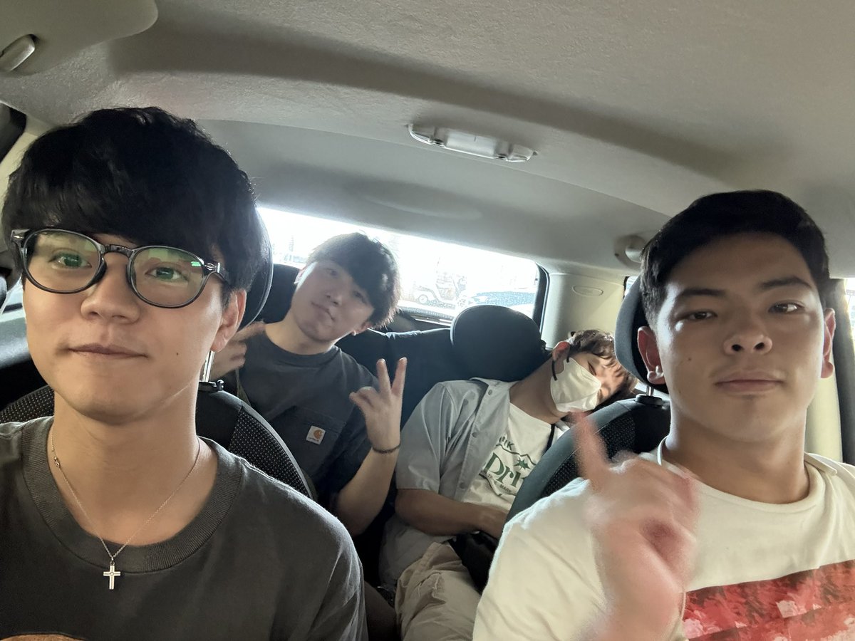 暑すぎて車内で涼んでます🫠
皆さまお気をつけてお越しください。