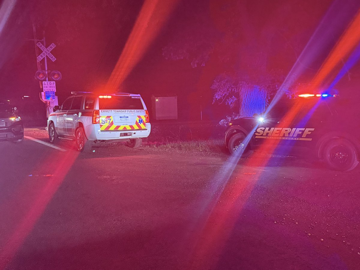 🚨 Partnership in action: Emmett DPS and the Calhoun County Sheriff’s Office worked together to move 160 stranded Amtrak passengers to safety after today’s service disruption. Thank you to all who stepped up to help! #CommunityFirst #teamworkmakesthedreamwork