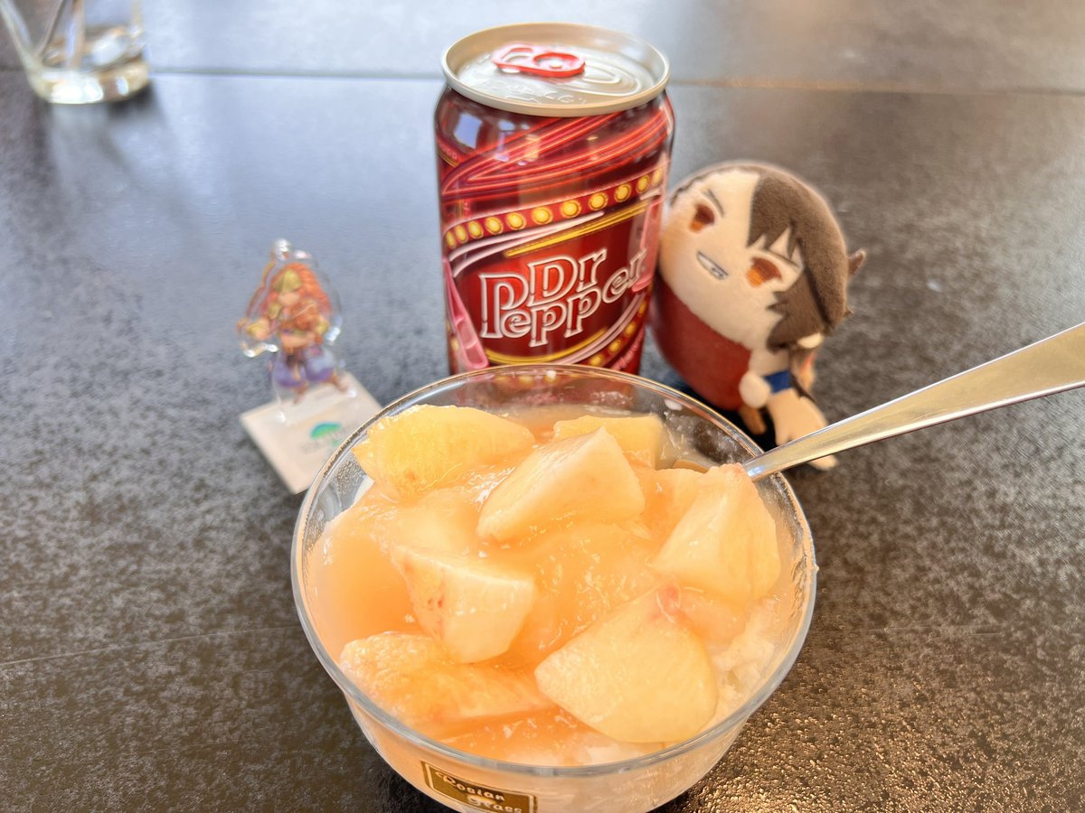hajikeygo's tweet photo. 台湾かき氷特製桃シロップと生桃追加!!
そしてお師匠からもらったドクペ!
@SHIORI_SDcafe
#slowdayscafe https://t.co/v0gkO6H9U8