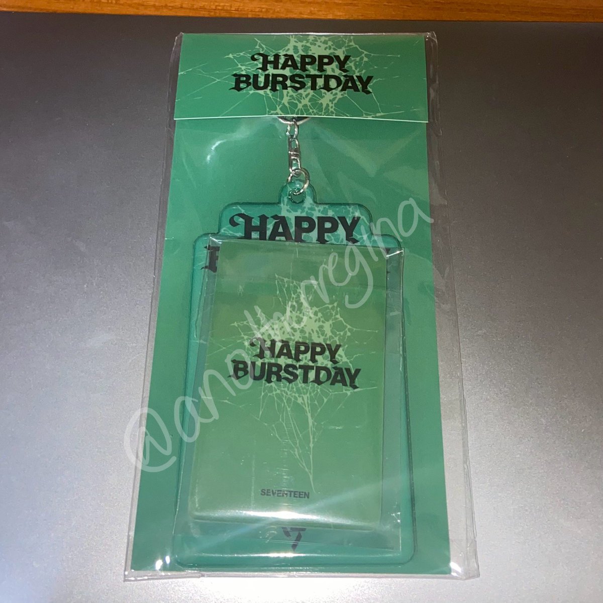 anotherregina's tweet photo. พร้อมส่ง Happy Burstday photocard holder ของใหม่ยังไม่แกะ 
💚500 บ.รวมส่ง🎂 
สอบถามได้ค่ะ🙇🏻‍♀️
#ตลาดนัดสวนแครอท #ตลาดนัดseventeen https://t.co/h2DeIXaYTE